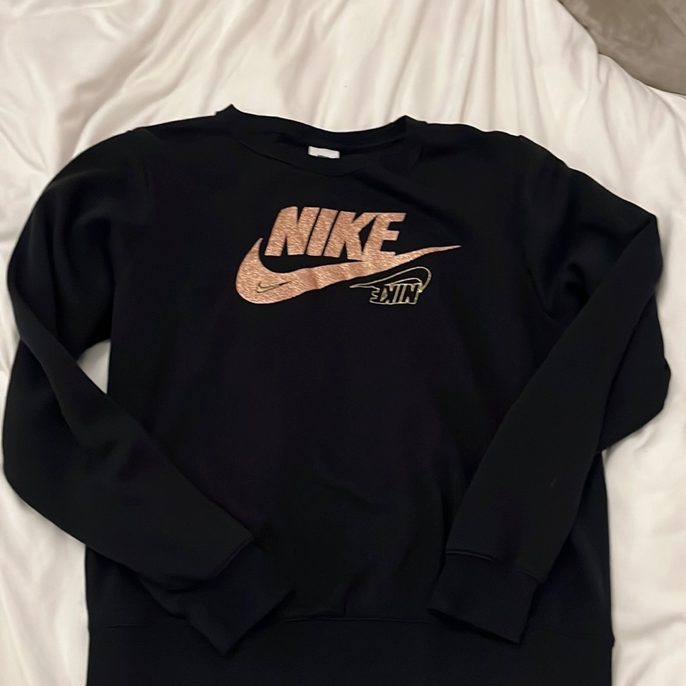 🖤💛Nike black crew neck💛 🖤
